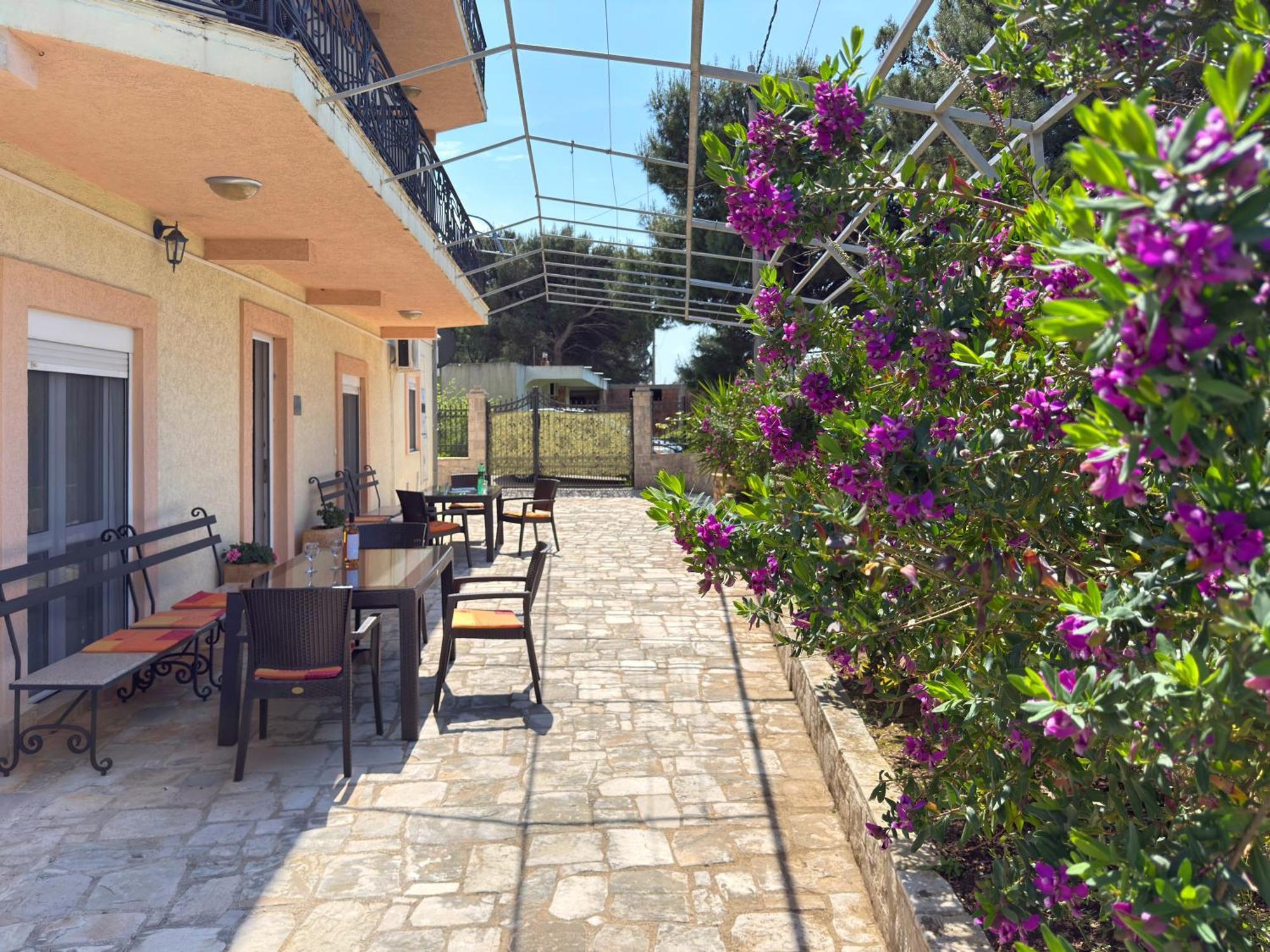 Vila Tara Sutomore Buitenkant foto